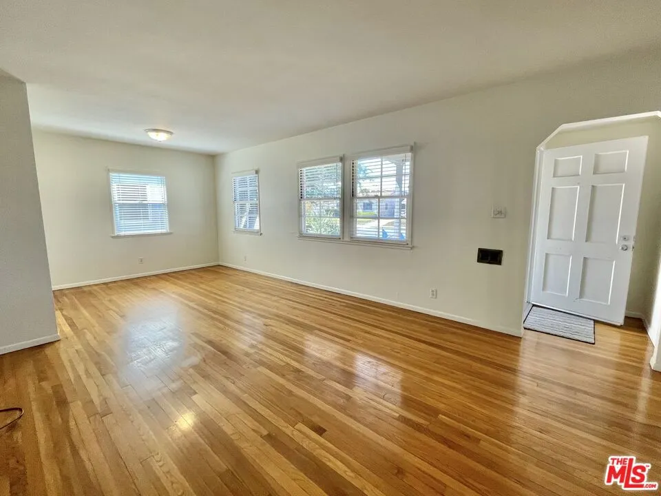 854 Rose Avenue Venice, CA 90291