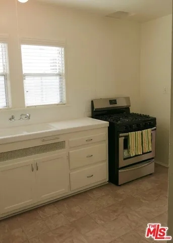 854 Rose Avenue Venice, CA 90291