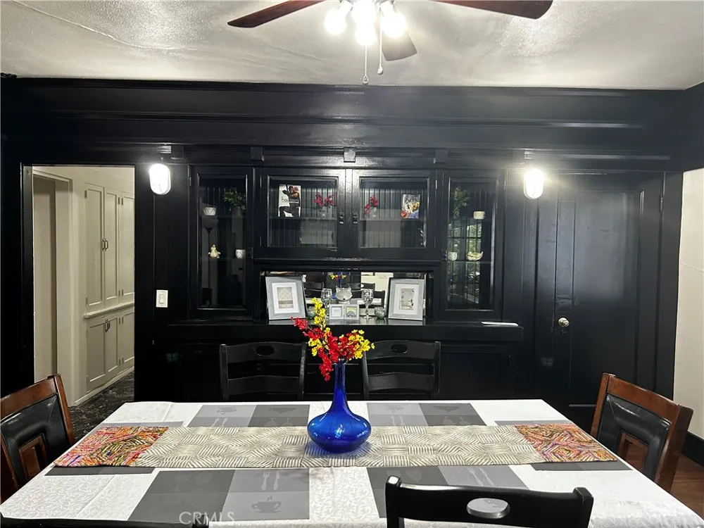 4727 Oakwood Avenue Los Angeles, CA 90004