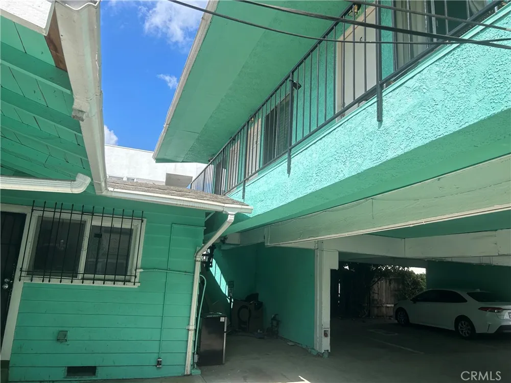 4727 Oakwood Avenue Los Angeles, CA 90004