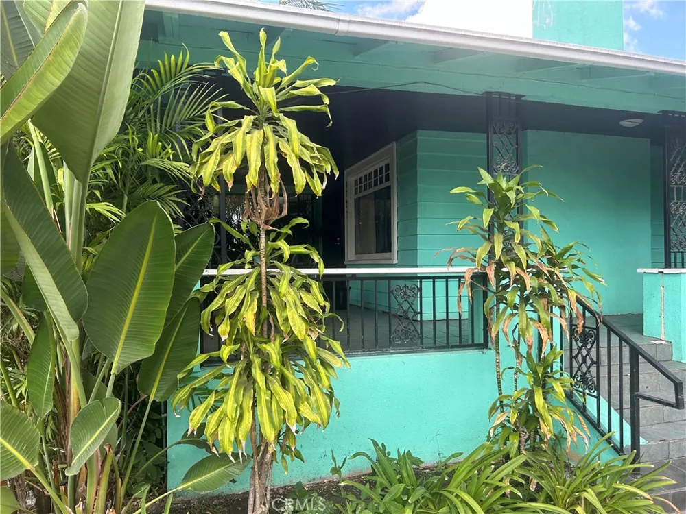 4727 Oakwood Avenue Los Angeles, CA 90004