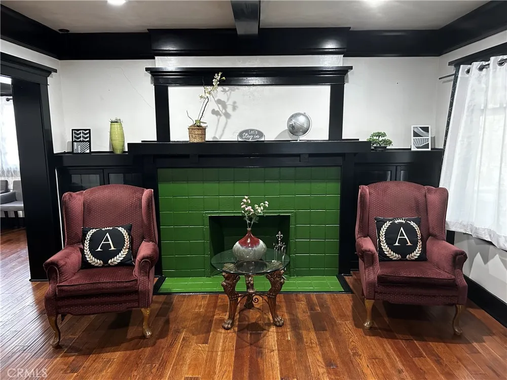 4727 Oakwood Avenue Los Angeles, CA 90004
