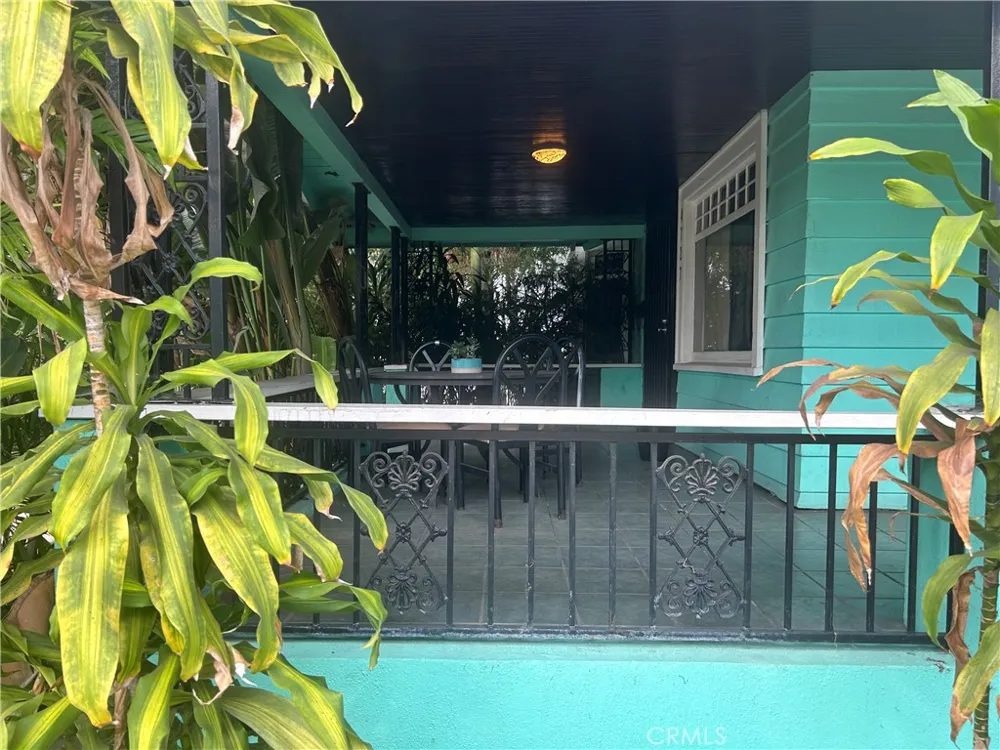 4727 Oakwood Avenue Los Angeles, CA 90004