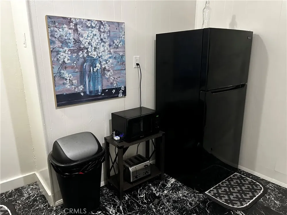 4727 Oakwood Avenue Los Angeles, CA 90004
