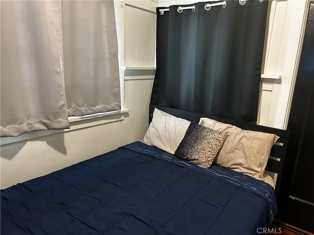 4727 Oakwood Avenue Los Angeles, CA 90004