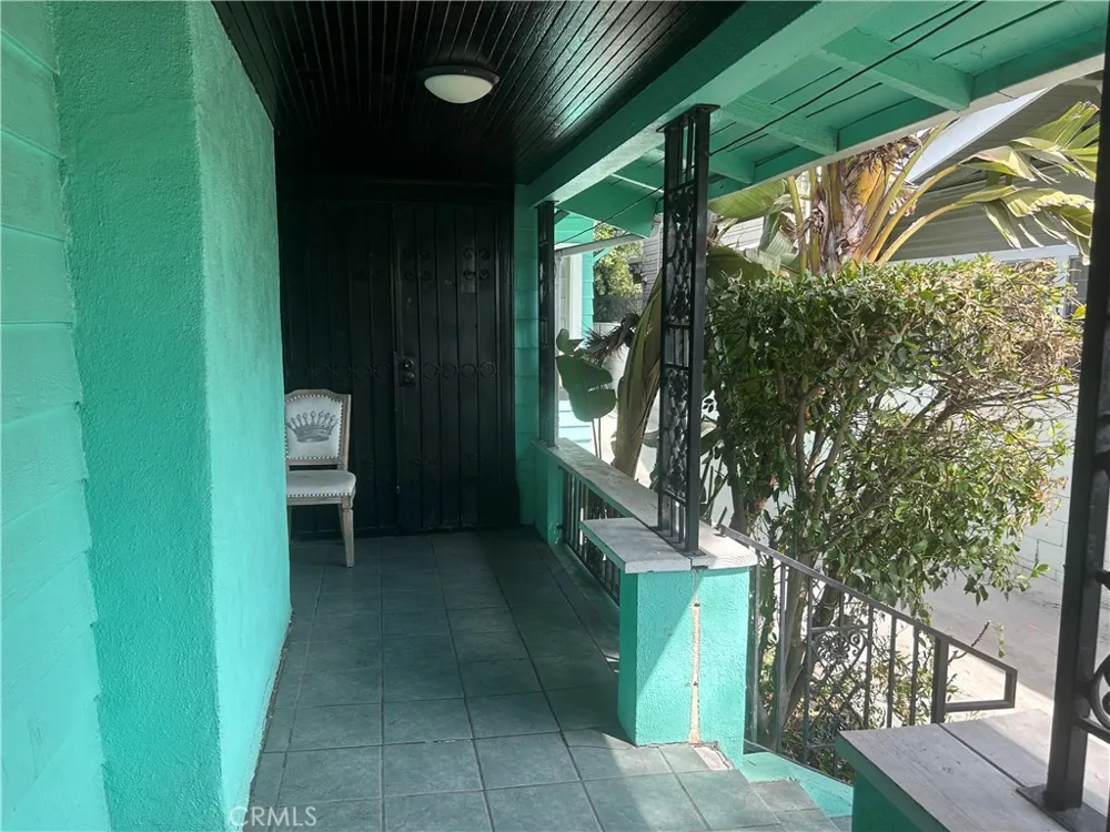 4727 Oakwood Avenue Los Angeles, CA 90004