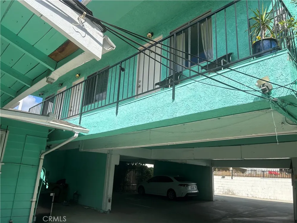 4727 Oakwood Avenue Los Angeles, CA 90004