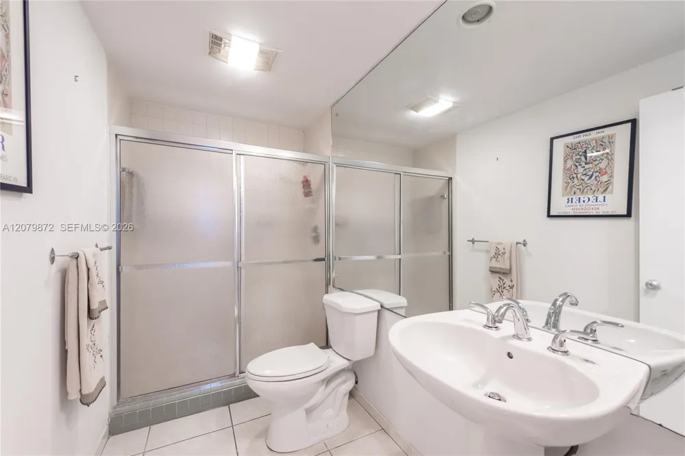 1408 Brickell Bay Dr #1215 Miami, FL 33131