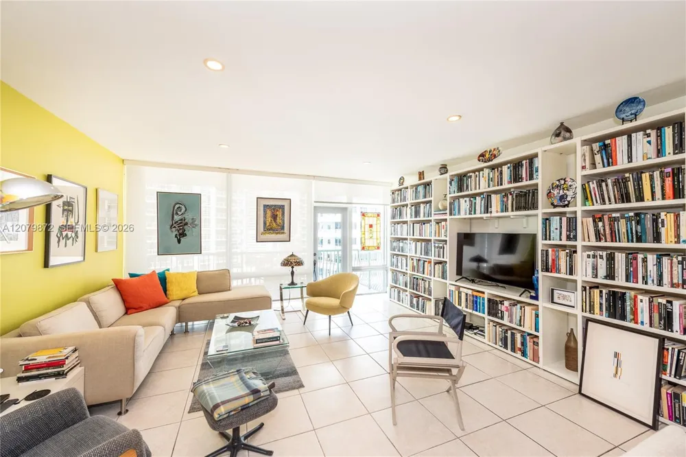 1408 Brickell Bay Dr #1215 Miami, FL 33131