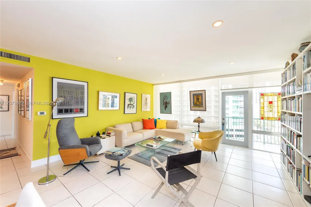 1408 Brickell Bay Dr #1215 Miami, FL 33131