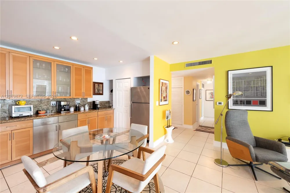 1408 Brickell Bay Dr #1215 Miami, FL 33131
