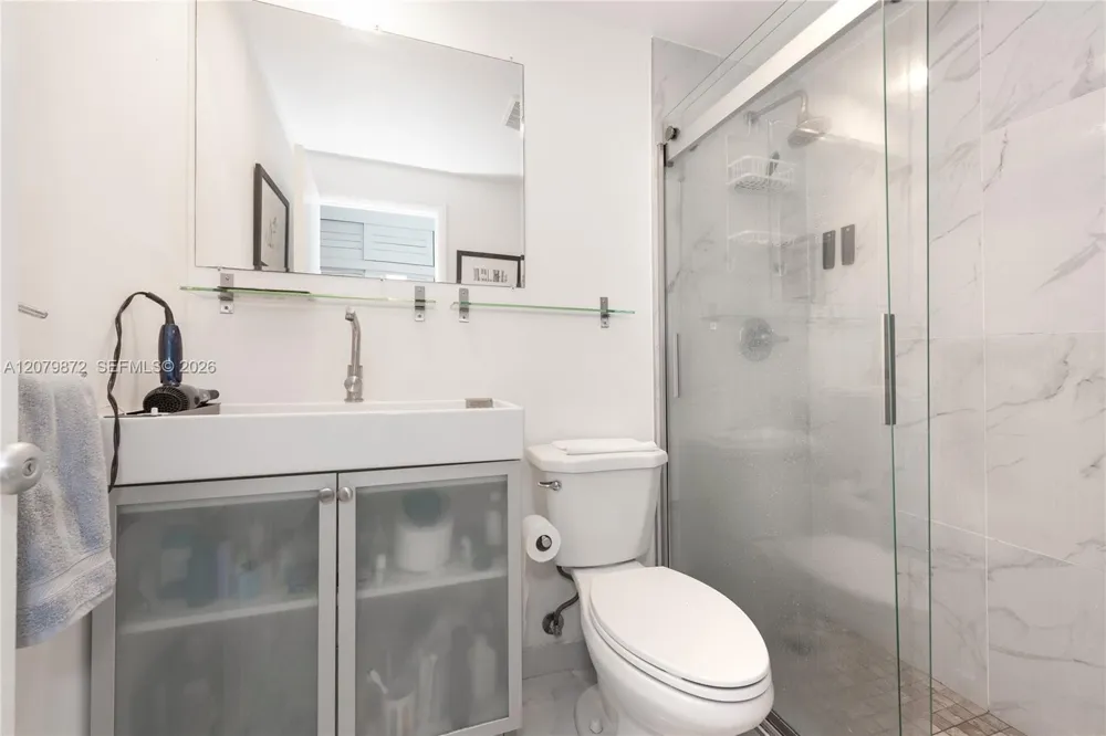 1408 Brickell Bay Dr #1215 Miami, FL 33131