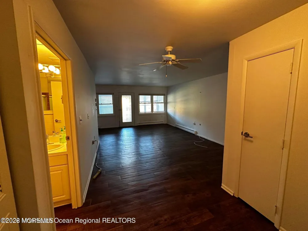 106 E Edinburgh Lane Lakewood, NJ 08701