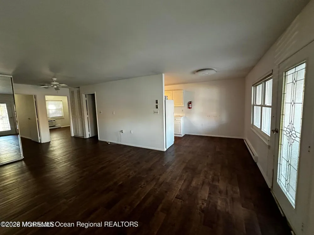 106 E Edinburgh Lane Lakewood, NJ 08701