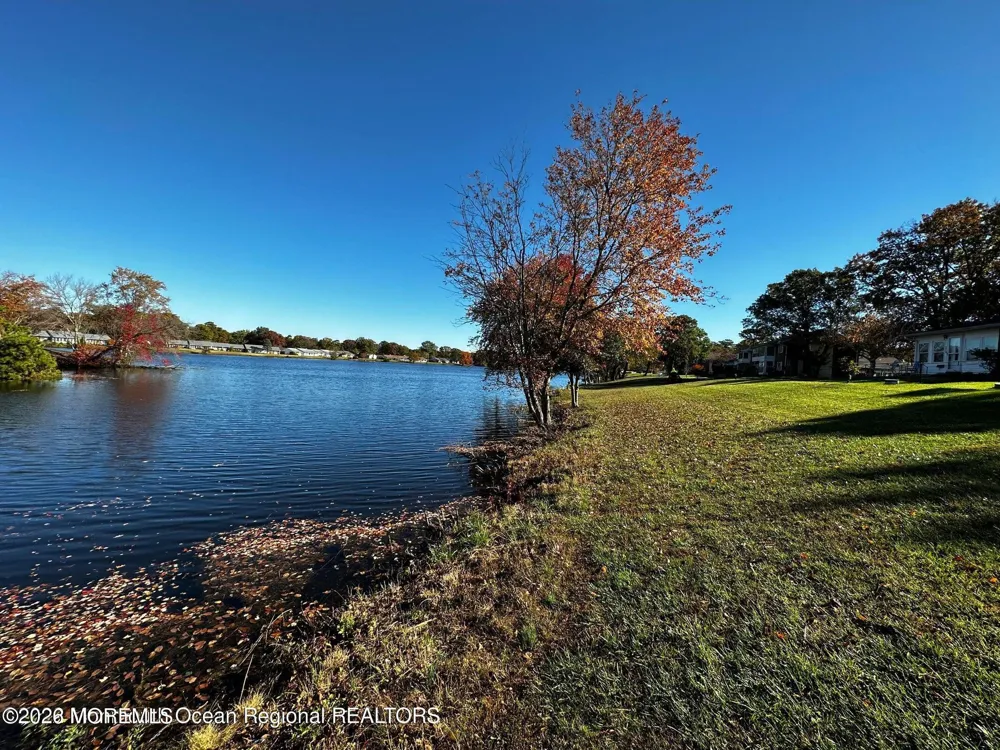 106 E Edinburgh Lane Lakewood, NJ 08701