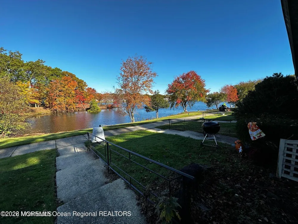 106 E Edinburgh Lane Lakewood, NJ 08701