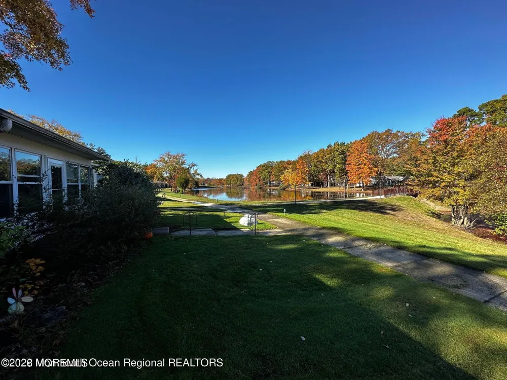 106 E Edinburgh Lane Lakewood, NJ 08701