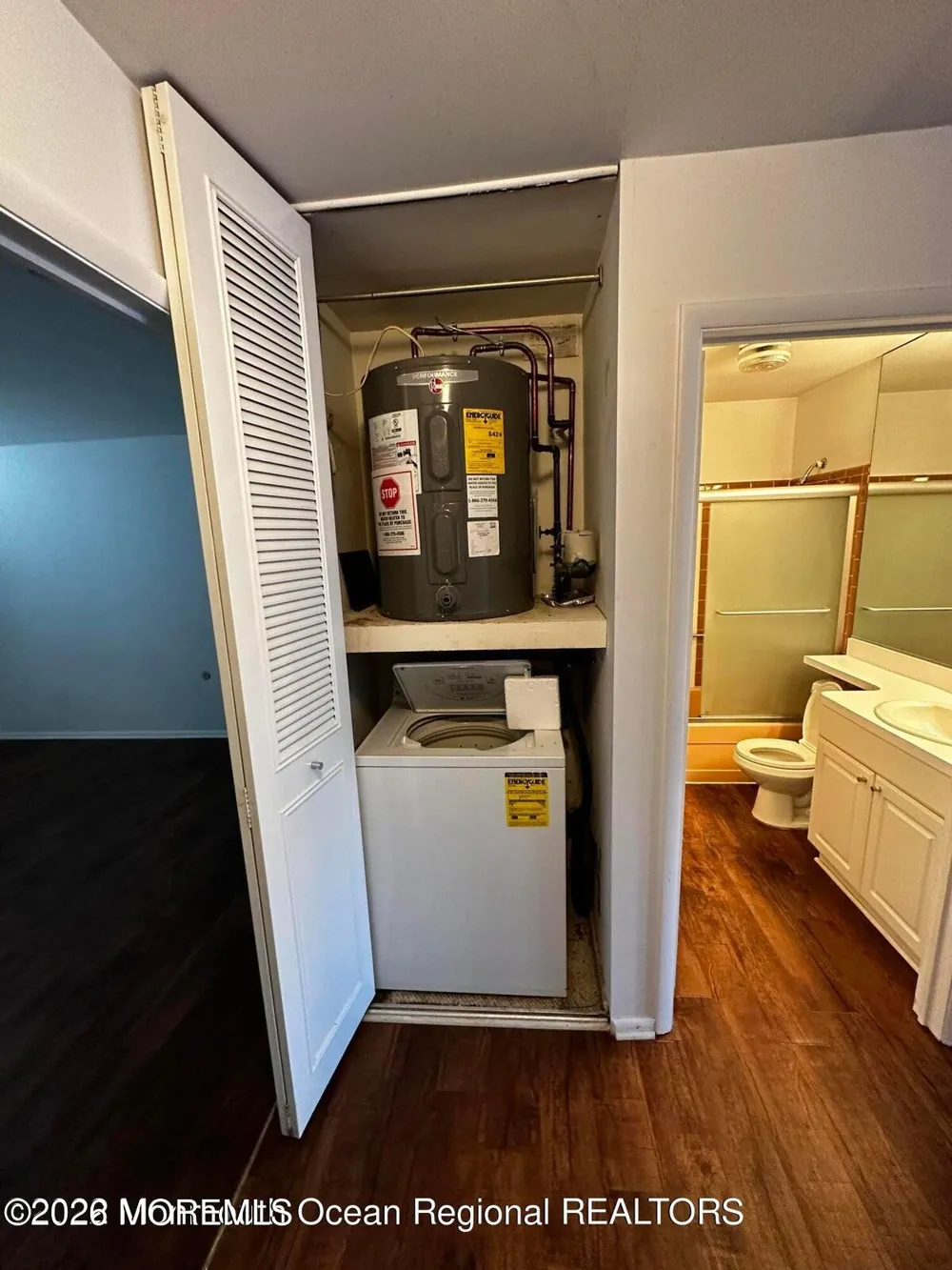 106 E Edinburgh Lane Lakewood, NJ 08701