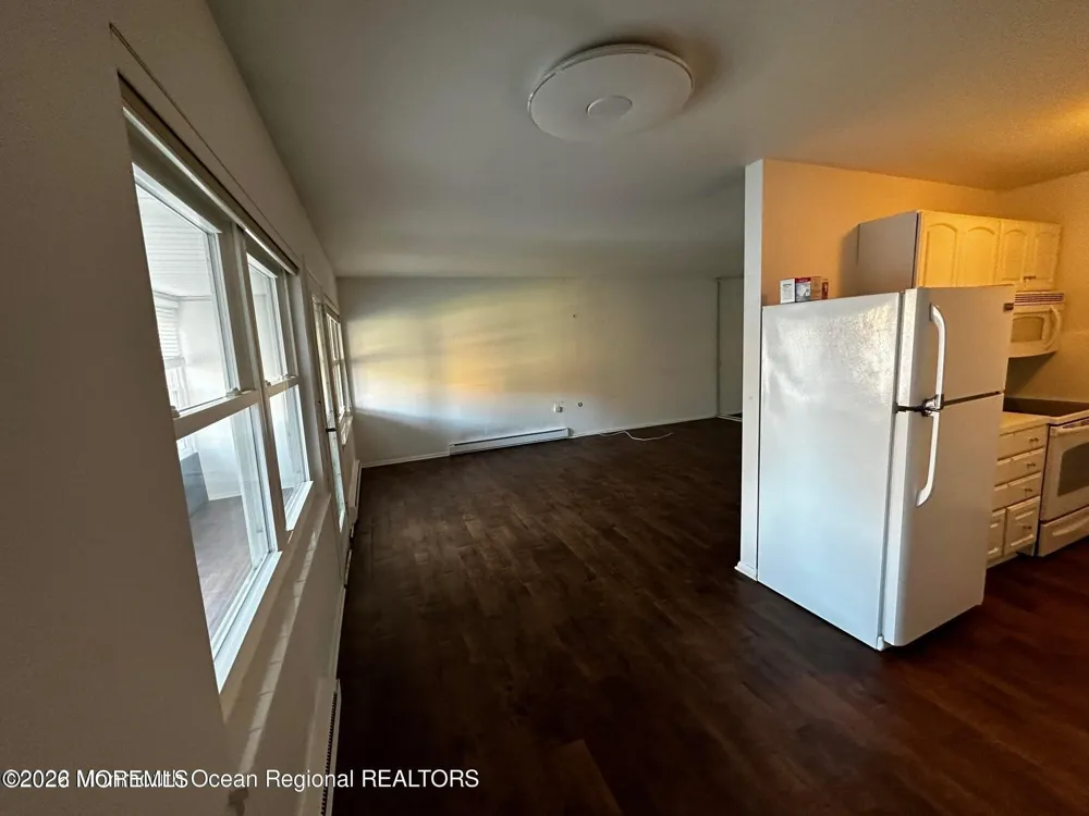 106 E Edinburgh Lane Lakewood, NJ 08701