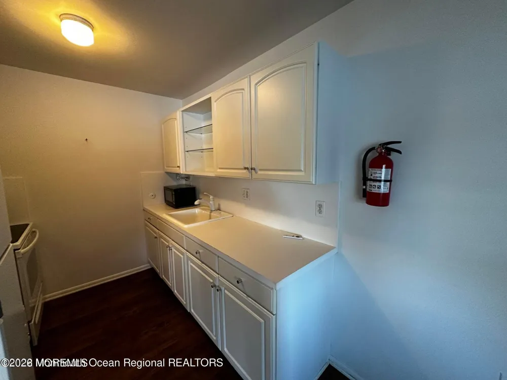 106 E Edinburgh Lane Lakewood, NJ 08701