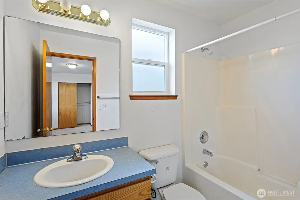 20627 Circle Bluff Drive Arlington, WA 98223