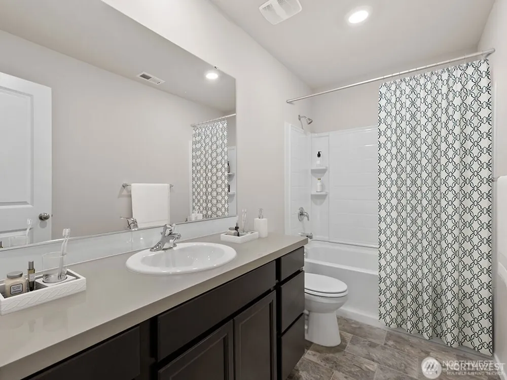 18772 Lipoma Place E Puyallup, WA 98374