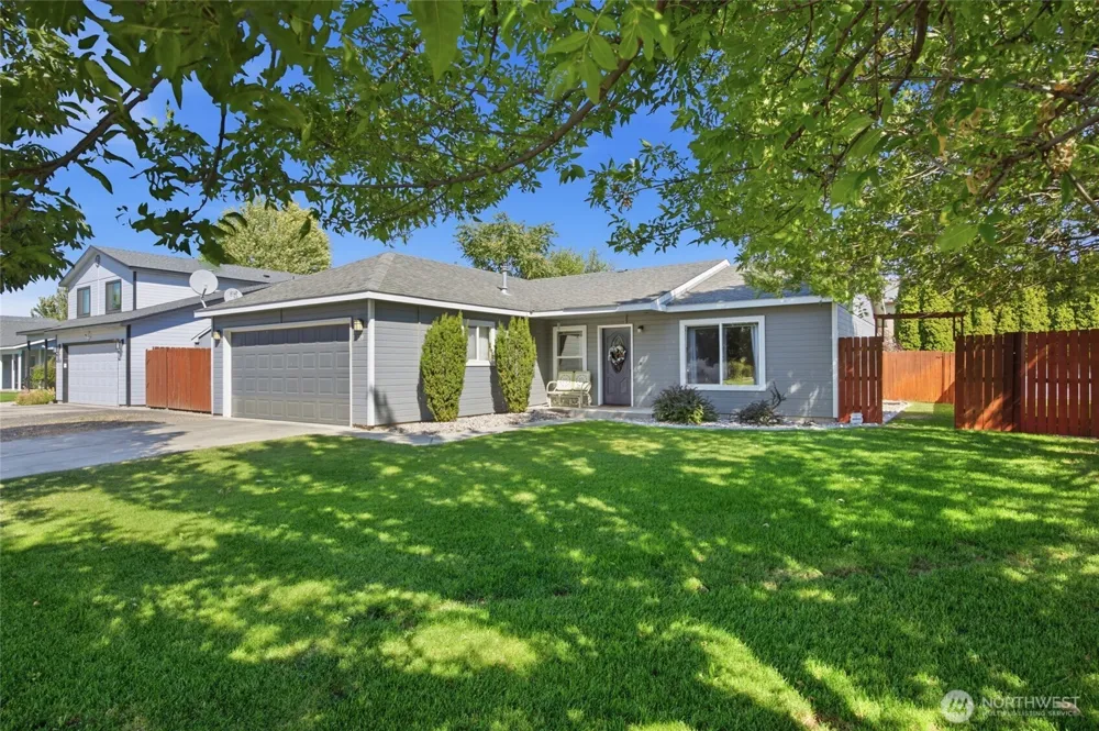 329 E Belair Drive Moses Lake, WA 98837