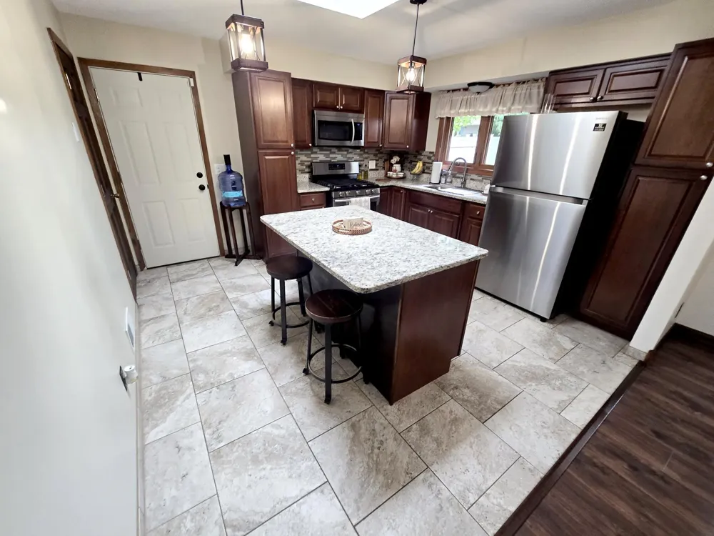 7335 Clayton Avenue Inver Grove Heights, MN 55076