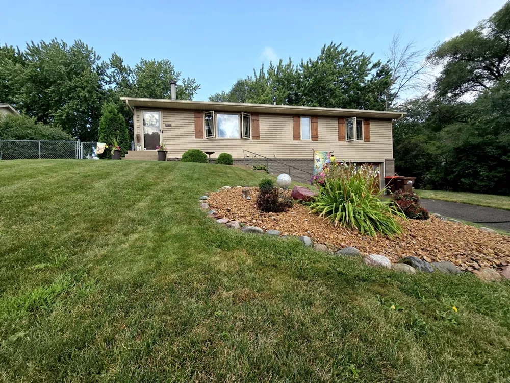 7335 Clayton Avenue Inver Grove Heights, MN 55076