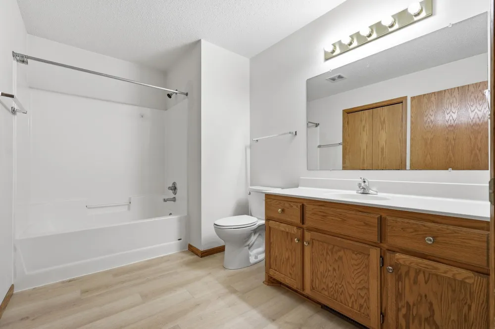 614 Golden Gate Lane Winsted, MN 55395