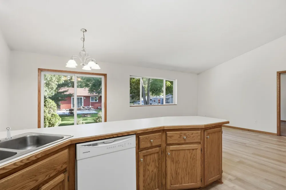 614 Golden Gate Lane Winsted, MN 55395