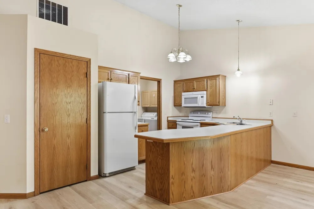 614 Golden Gate Lane Winsted, MN 55395
