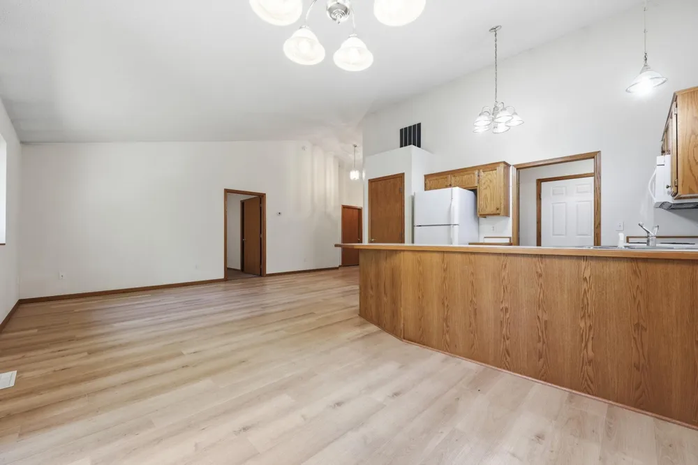 614 Golden Gate Lane Winsted, MN 55395
