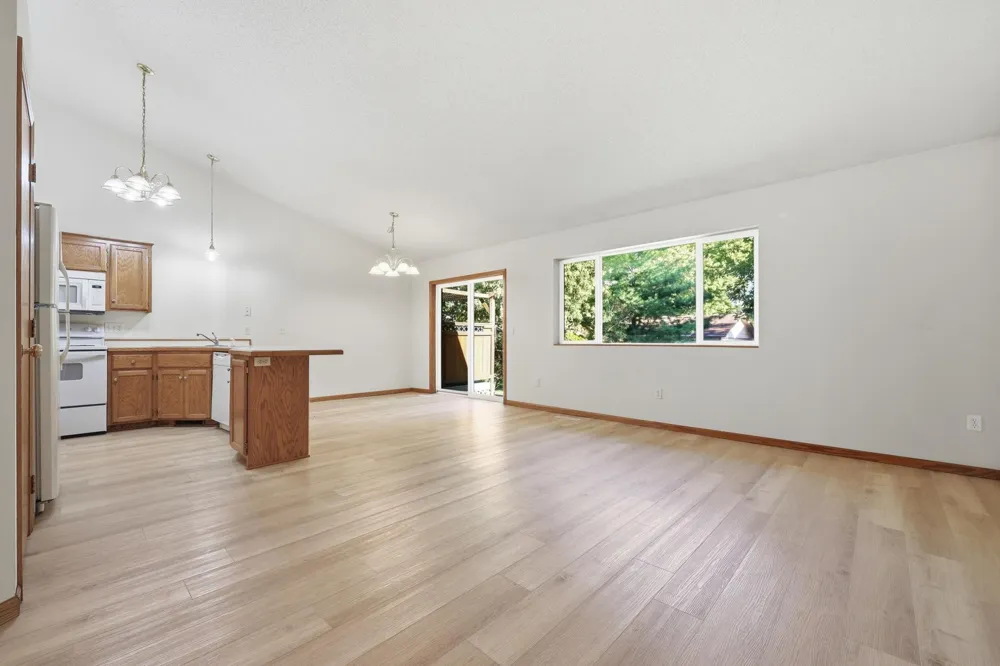 614 Golden Gate Lane Winsted, MN 55395