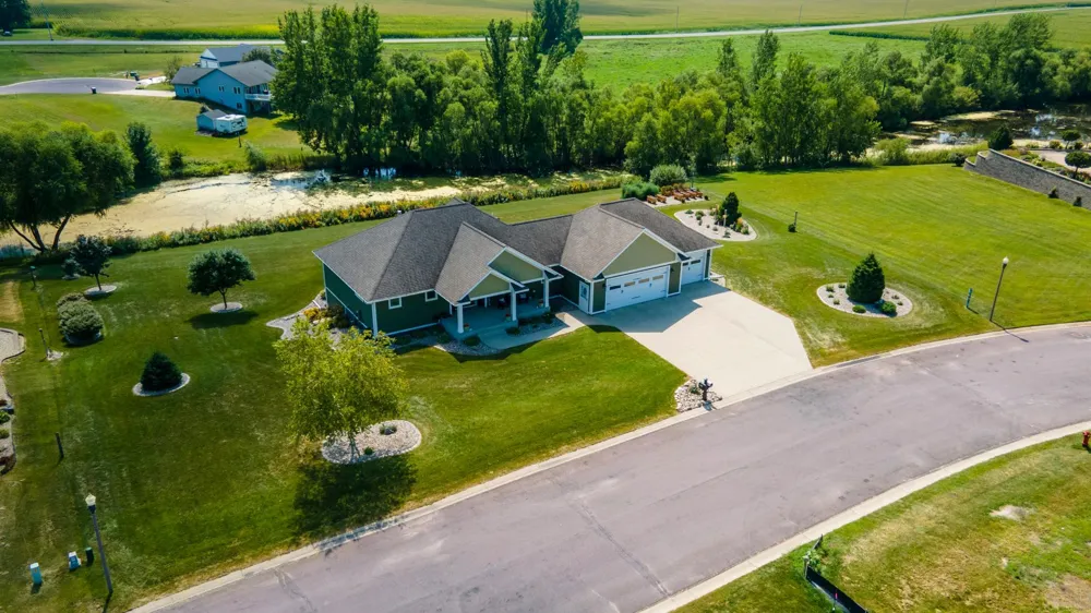 864 Goves Way Madelia, MN 56062
