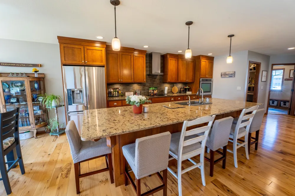 864 Goves Way Madelia, MN 56062