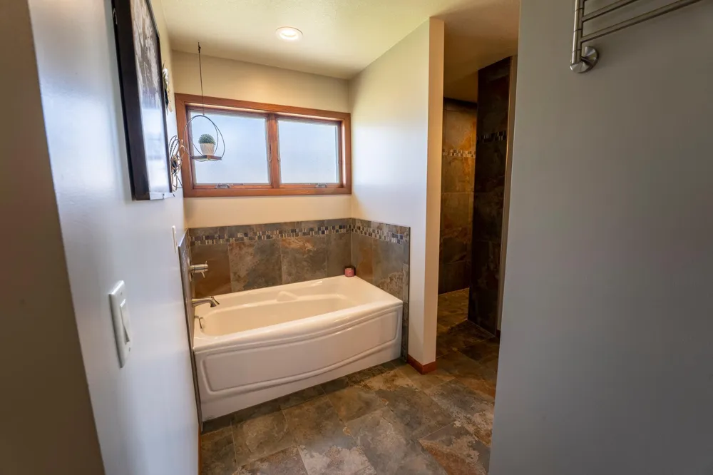 864 Goves Way Madelia, MN 56062