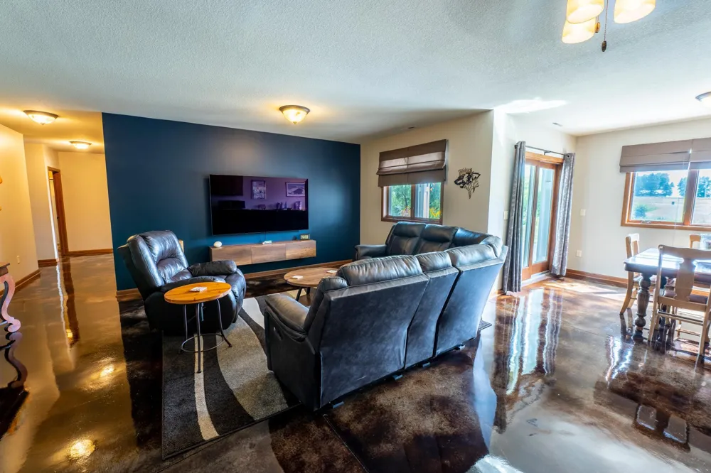 864 Goves Way Madelia, MN 56062