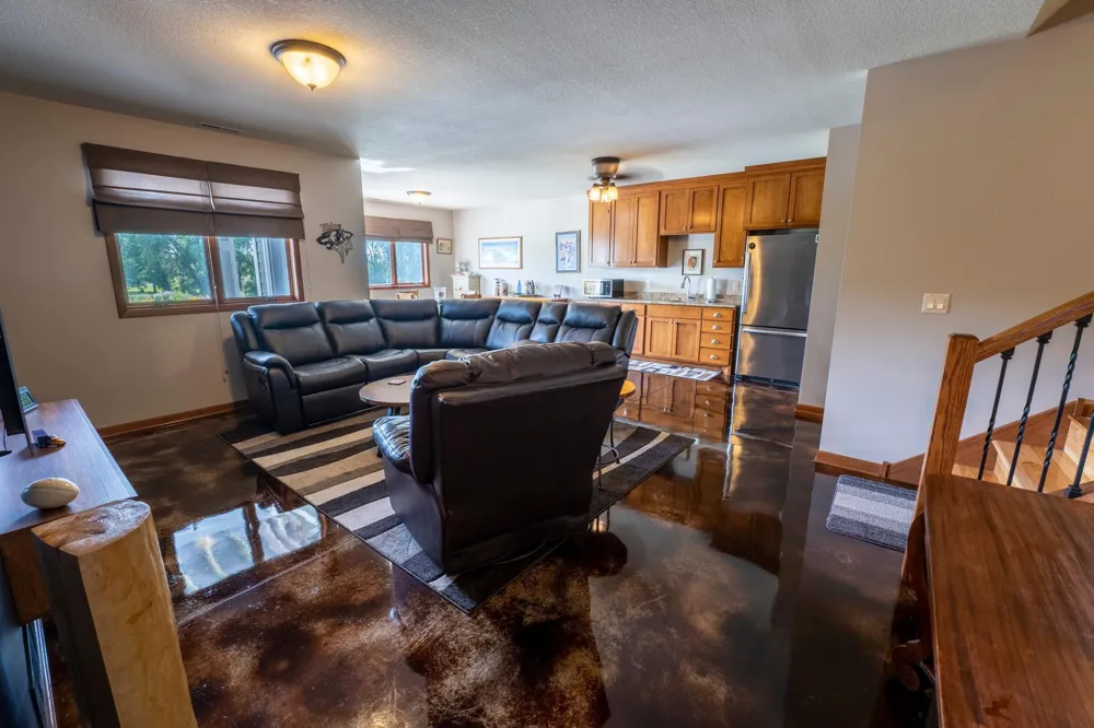 864 Goves Way Madelia, MN 56062
