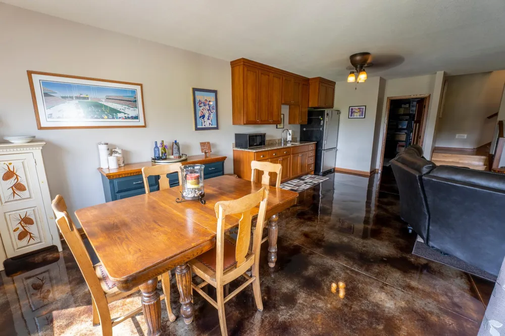 864 Goves Way Madelia, MN 56062