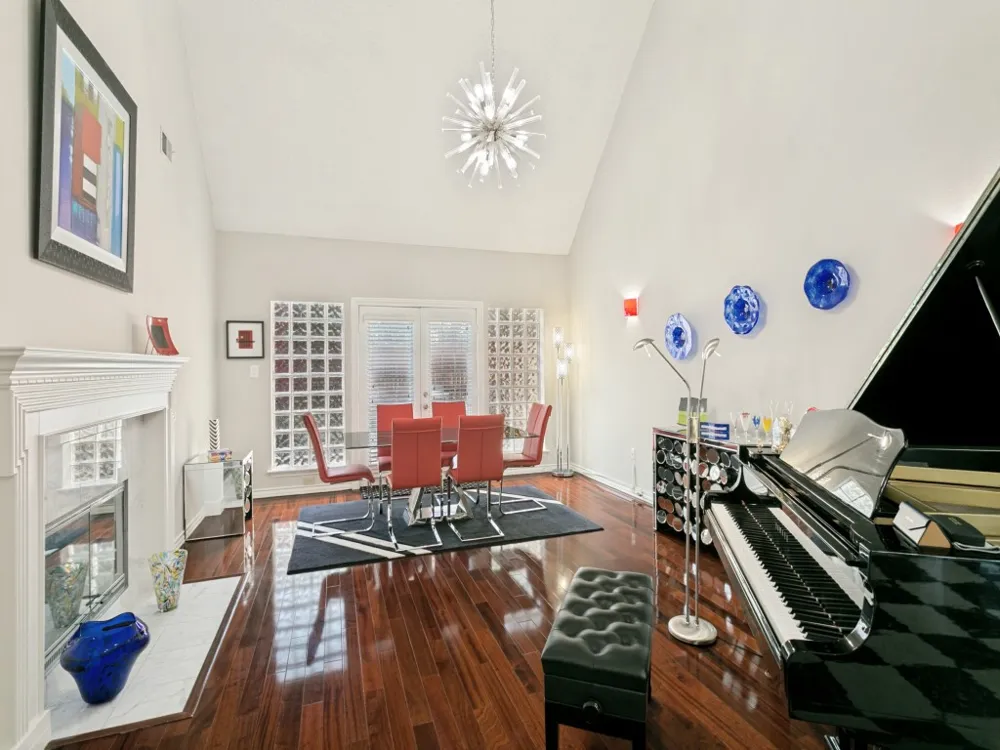 3001 Redstone Drive Arlington, TX 76001