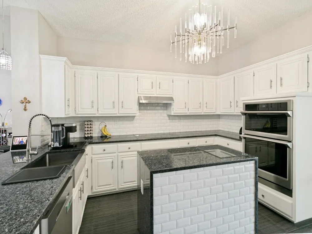 3001 Redstone Drive Arlington, TX 76001
