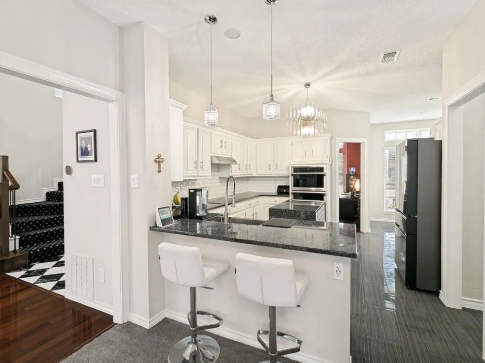 3001 Redstone Drive Arlington, TX 76001