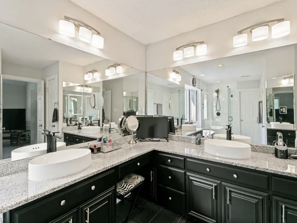 3001 Redstone Drive Arlington, TX 76001