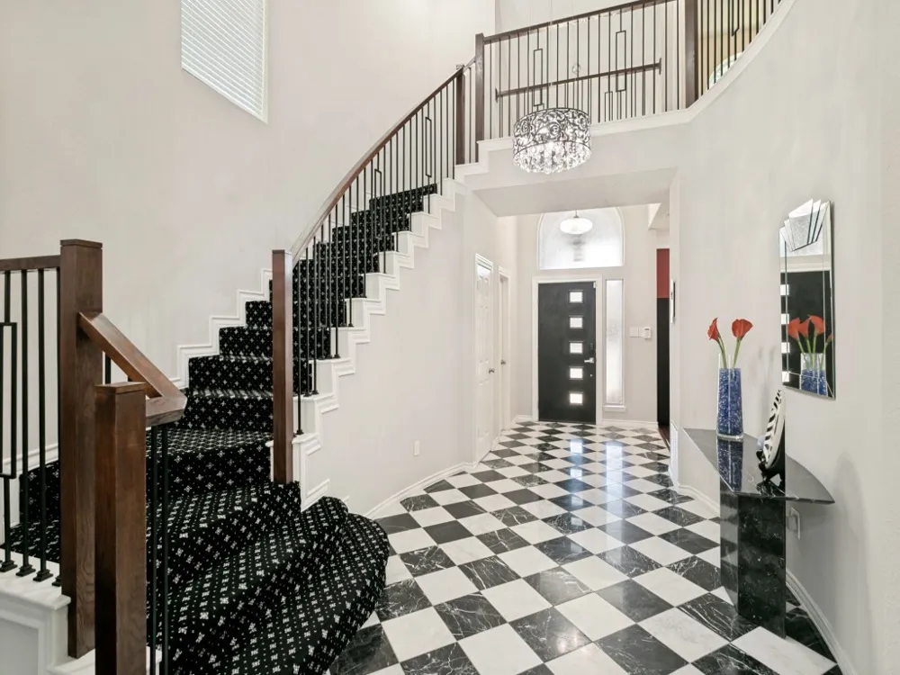 3001 Redstone Drive Arlington, TX 76001