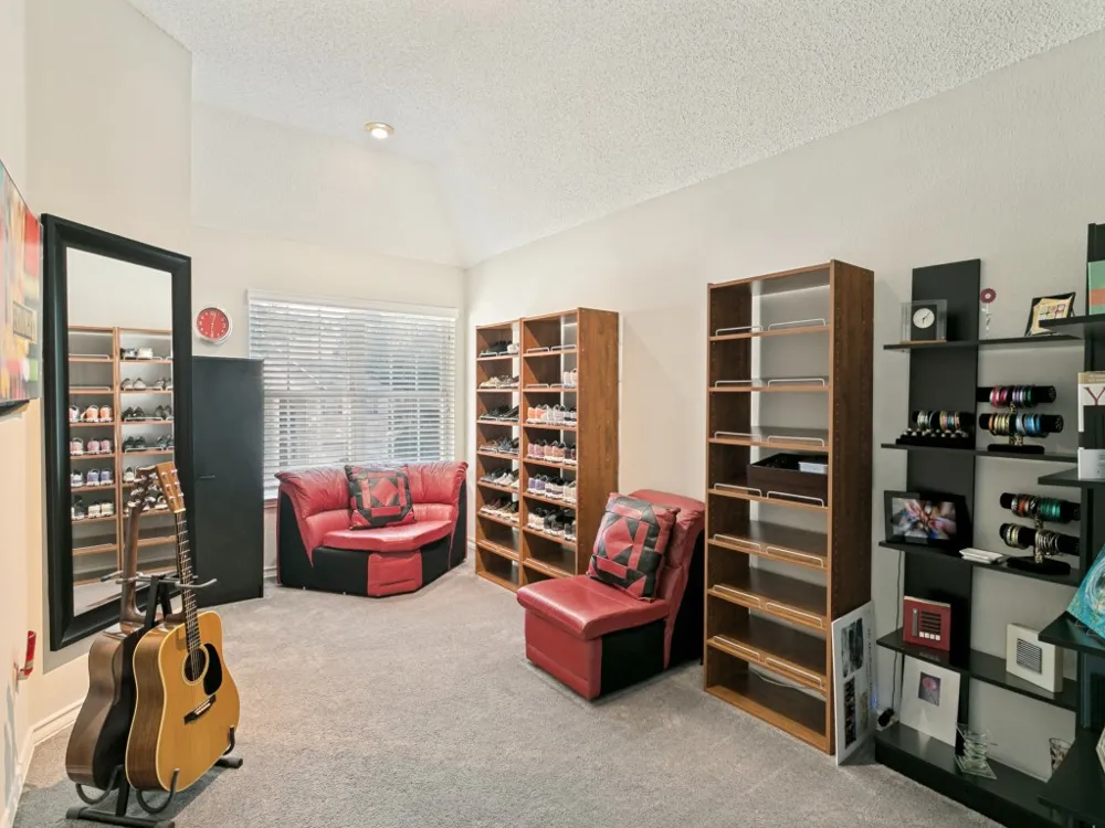 3001 Redstone Drive Arlington, TX 76001