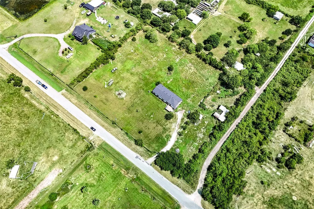 10225 Beard Road Needville, TX 77461