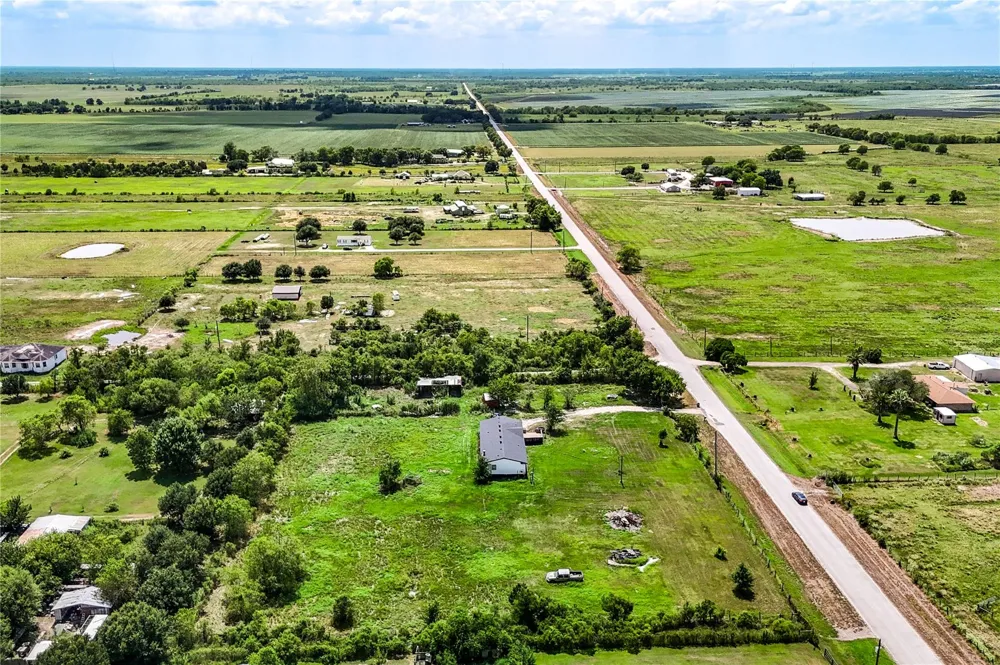 10225 Beard Road Needville, TX 77461
