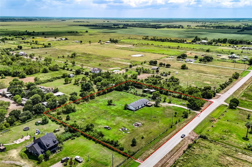 10225 Beard Road Needville, TX 77461