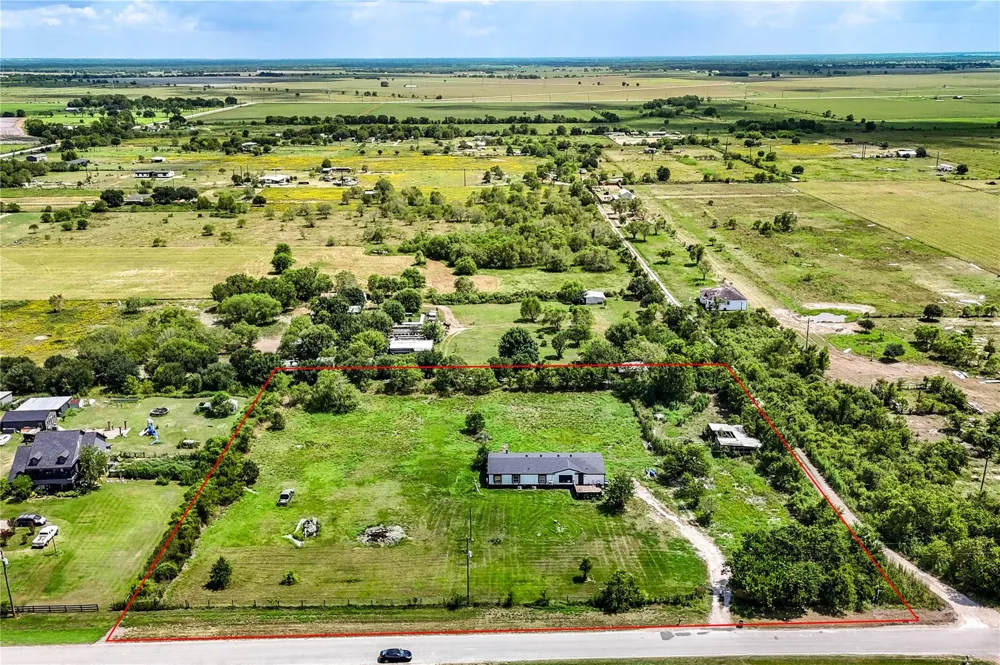 10225 Beard Road Needville, TX 77461